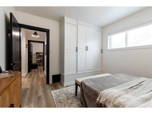 267 Belfast Street Se, Medicine Hat, AB - Indoor Photo Showing Bedroom