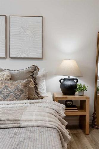 267 Belfast Street Se, Medicine Hat, AB - Indoor Photo Showing Bedroom