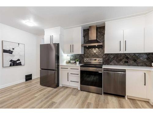 267 Belfast Street Se, Medicine Hat, AB - Indoor Photo Showing Kitchen