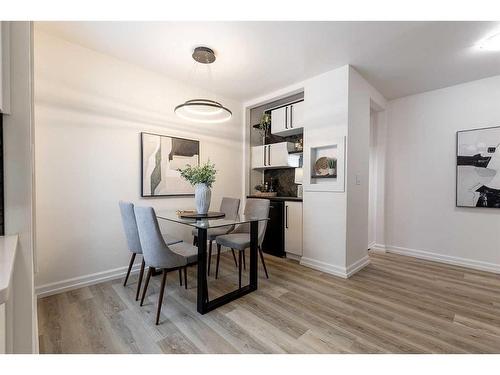 267 Belfast Street Se, Medicine Hat, AB - Indoor Photo Showing Dining Room