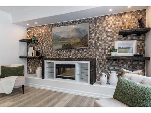 267 Belfast Street Se, Medicine Hat, AB - Indoor Photo Showing Living Room With Fireplace