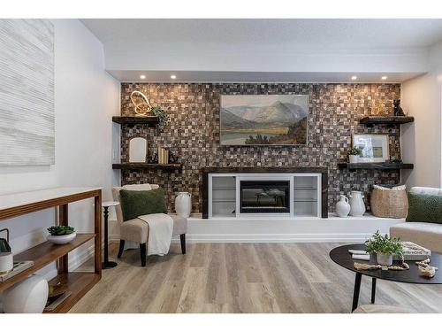 267 Belfast Street Se, Medicine Hat, AB - Indoor Photo Showing Living Room With Fireplace