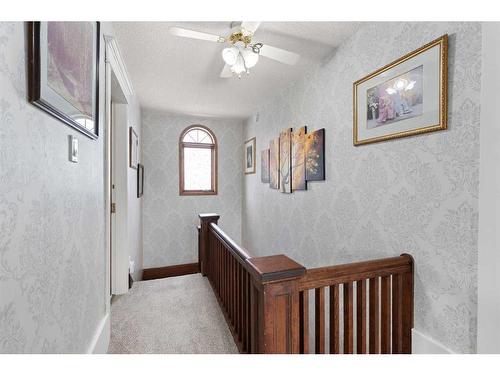 340 5 Street Se, Medicine Hat, AB - Indoor Photo Showing Other Room