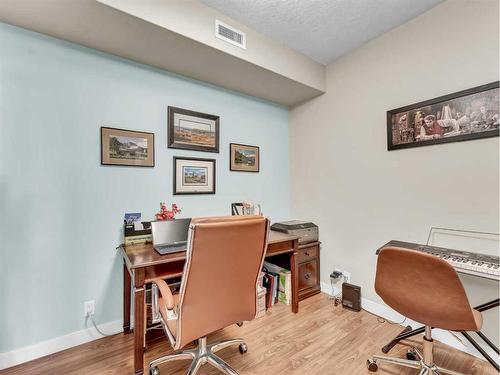 108-85 Terrace Drive Ne, Medicine Hat, AB - Indoor Photo Showing Office