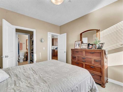 108-85 Terrace Drive Ne, Medicine Hat, AB - Indoor Photo Showing Bedroom