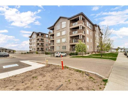 108-85 Terrace Drive Ne, Medicine Hat, AB - Outdoor With Facade