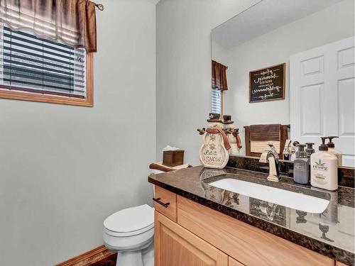 67 Somerset Dale Se, Medicine Hat, AB - Indoor Photo Showing Bathroom