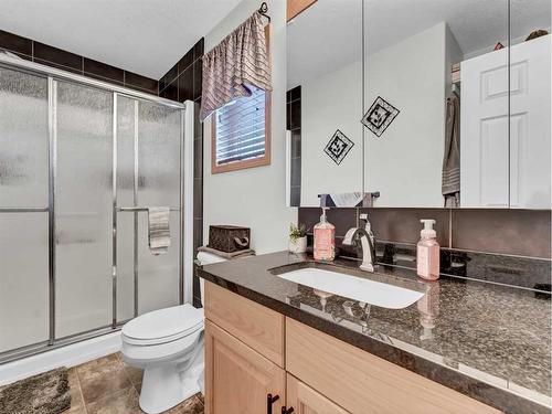 67 Somerset Dale Se, Medicine Hat, AB - Indoor Photo Showing Bathroom