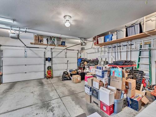 67 Somerset Dale Se, Medicine Hat, AB - Indoor Photo Showing Garage