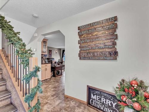 67 Somerset Dale Se, Medicine Hat, AB - Indoor Photo Showing Other Room