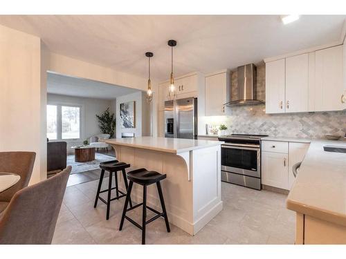 655 8 Street Sw, Medicine Hat, AB - Indoor Photo Showing Kitchen With Stainless Steel Kitchen With Upgraded Kitchen