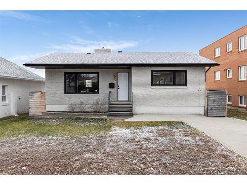 655 8 Street Sw, Medicine Hat, AB - Outdoor