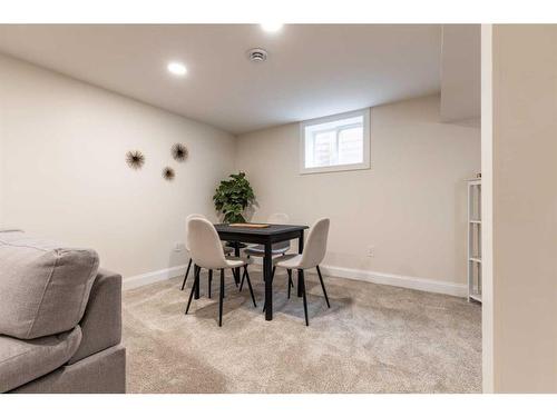 655 8 Street Sw, Medicine Hat, AB - Indoor Photo Showing Dining Room