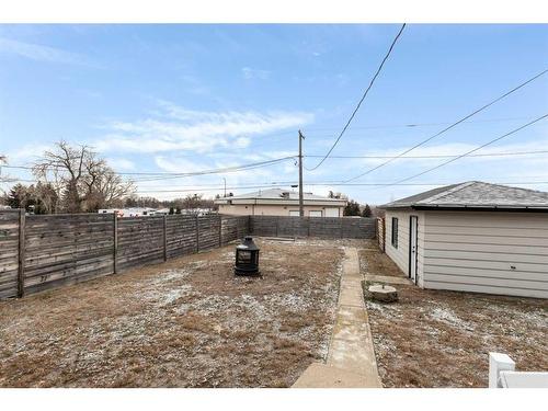 655 8 Street Sw, Medicine Hat, AB - Outdoor