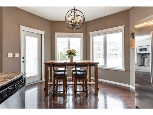 218 Somerset Way Se, Medicine Hat, AB - Indoor Photo Showing Dining Room