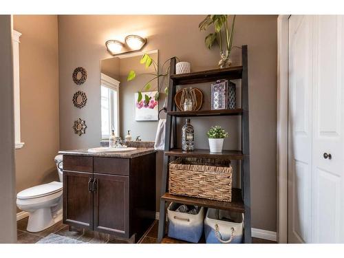 218 Somerset Way Se, Medicine Hat, AB - Indoor Photo Showing Bathroom