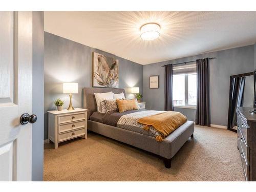 218 Somerset Way Se, Medicine Hat, AB - Indoor Photo Showing Bedroom