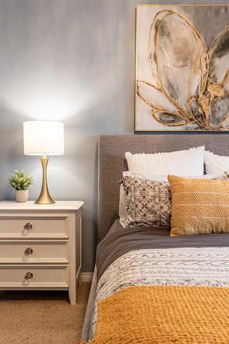 218 Somerset Way Se, Medicine Hat, AB - Indoor Photo Showing Bedroom