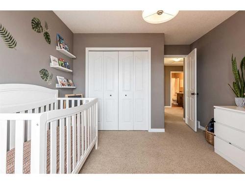 218 Somerset Way Se, Medicine Hat, AB - Indoor Photo Showing Bedroom