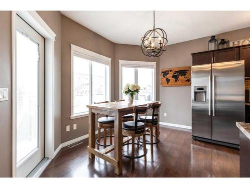 218 Somerset Way Se, Medicine Hat, AB - Indoor Photo Showing Dining Room