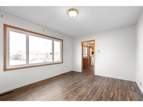 1721 29 Street Se, Medicine Hat, AB - Indoor Photo Showing Other Room