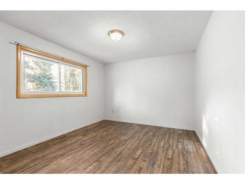 1721 29 Street Se, Medicine Hat, AB - Indoor Photo Showing Other Room