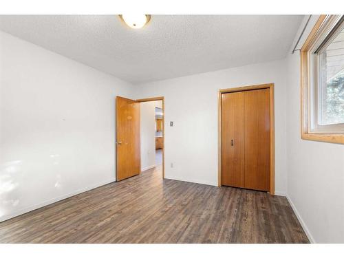 1721 29 Street Se, Medicine Hat, AB - Indoor Photo Showing Other Room