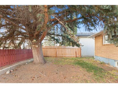 1721 29 Street Se, Medicine Hat, AB - Outdoor