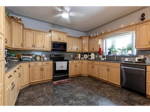 102082 Range Road 123, Rural Forty Mile No. 8, County Of, AB - Indoor Photo Showing Kitchen