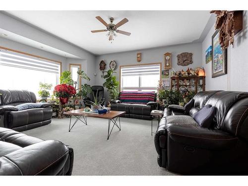 102082 Range Road 123, Rural Forty Mile No. 8, County Of, AB - Indoor Photo Showing Living Room