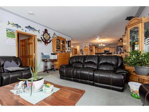 102082 Range Road 123, Rural Forty Mile No. 8, County Of, AB - Indoor Photo Showing Living Room