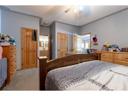 102082 Range Road 123, Rural Forty Mile No. 8, County Of, AB - Indoor Photo Showing Bedroom