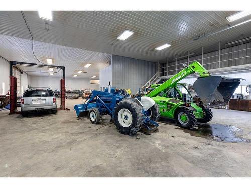 102082 Range Road 123, Rural Forty Mile No. 8, County Of, AB - Indoor Photo Showing Garage