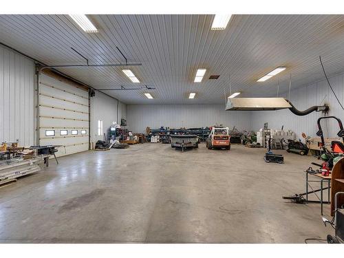 102082 Range Road 123, Rural Forty Mile No. 8, County Of, AB - Indoor Photo Showing Garage