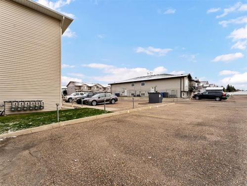 1-85 Sunrise Way Sw, Medicine Hat, AB - Outdoor