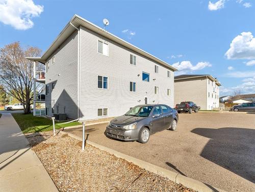 1-85 Sunrise Way Sw, Medicine Hat, AB - Outdoor With Exterior