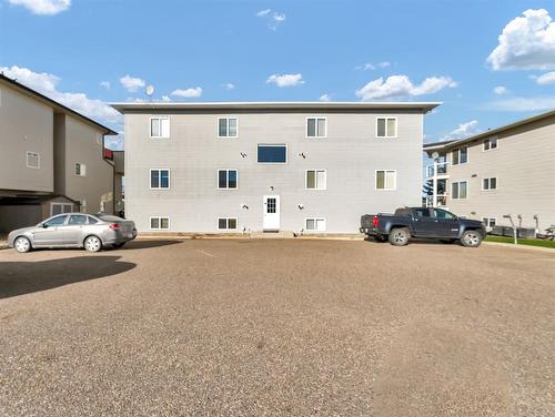 1-85 Sunrise Way Sw, Medicine Hat, AB - Outdoor