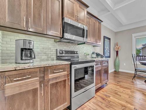 52 Hamptons Crescent Se, Medicine Hat, AB - Indoor Photo Showing Kitchen