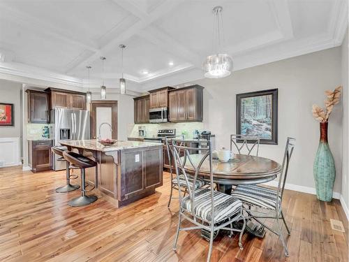 52 Hamptons Crescent Se, Medicine Hat, AB - Indoor Photo Showing Dining Room