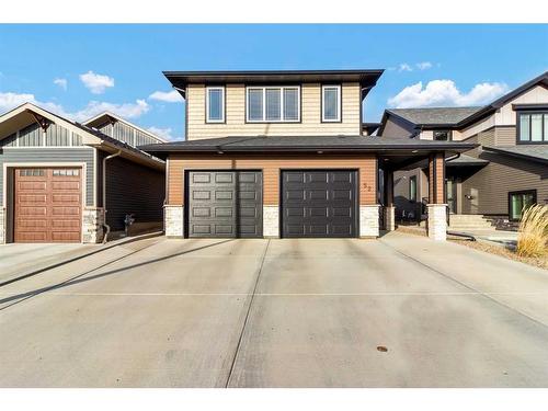 52 Hamptons Crescent Se, Medicine Hat, AB - Outdoor With Facade