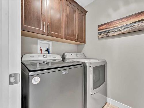 52 Hamptons Crescent Se, Medicine Hat, AB - Indoor Photo Showing Laundry Room