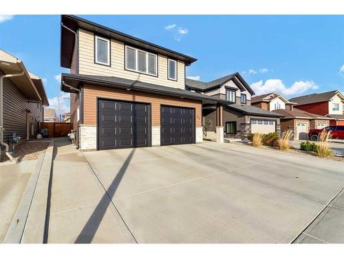 52 Hamptons Crescent Se, Medicine Hat, AB - Outdoor With Facade