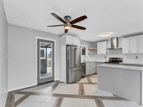 2965 Lamb Court Se, Medicine Hat, AB - Indoor Photo Showing Kitchen