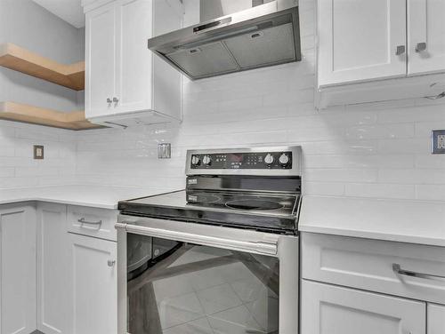 2965 Lamb Court Se, Medicine Hat, AB - Indoor Photo Showing Kitchen