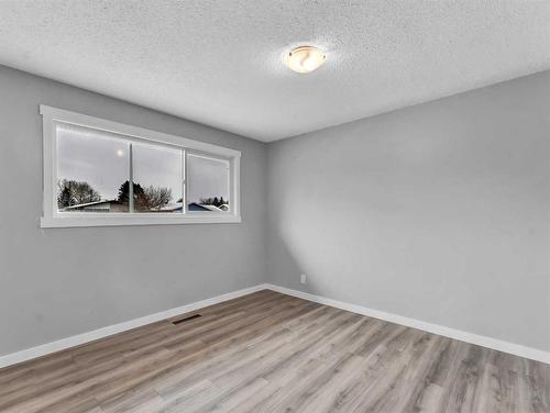 2965 Lamb Court Se, Medicine Hat, AB - Indoor Photo Showing Other Room