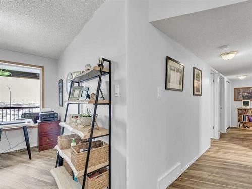 15-1165 16 Street Ne, Medicine Hat, AB - Indoor Photo Showing Other Room