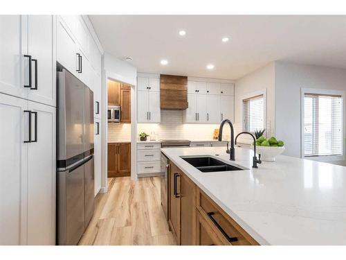 111 Sundance Road Sw, Medicine Hat, AB - Indoor Photo Showing Kitchen With Double Sink With Upgraded Kitchen