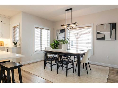 111 Sundance Road Sw, Medicine Hat, AB - Indoor Photo Showing Dining Room