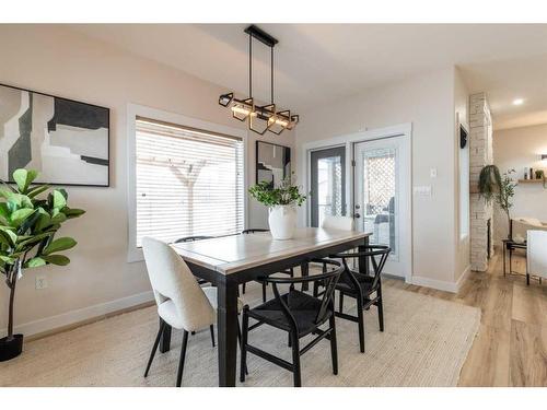 111 Sundance Road Sw, Medicine Hat, AB - Indoor Photo Showing Dining Room