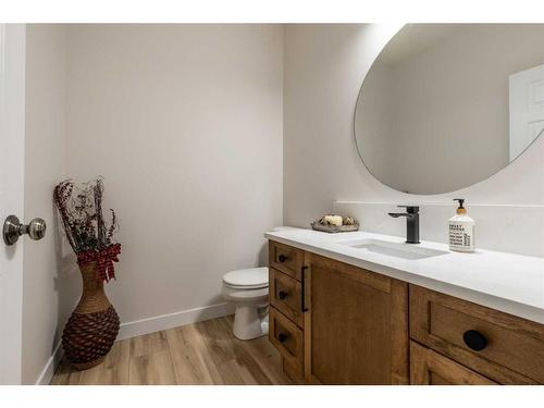 111 Sundance Road Sw, Medicine Hat, AB - Indoor Photo Showing Bathroom